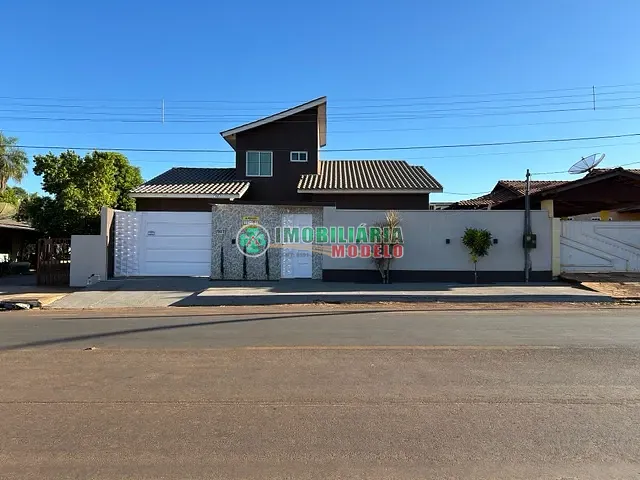 Casa 3 quartos e 1 banheiro, à venda, no bairro Centro em Canarana
