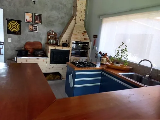 Casa com 920m² 3 quartos e 2 banheiros, à venda, no bairro Santa Rosa em Itajubá