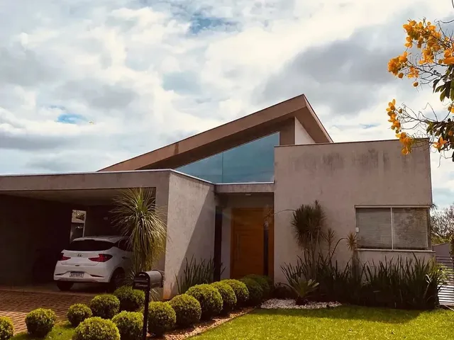 Casa com 10m² 3 quartos e 3 banheiros, à venda, no bairro Recanto do Salto em Londrina