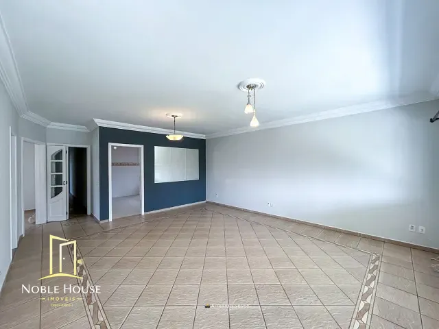 Casa com 360m² 3 quartos e 4 banheiros, à venda, no bairro Pinheirinho em Vinhedo