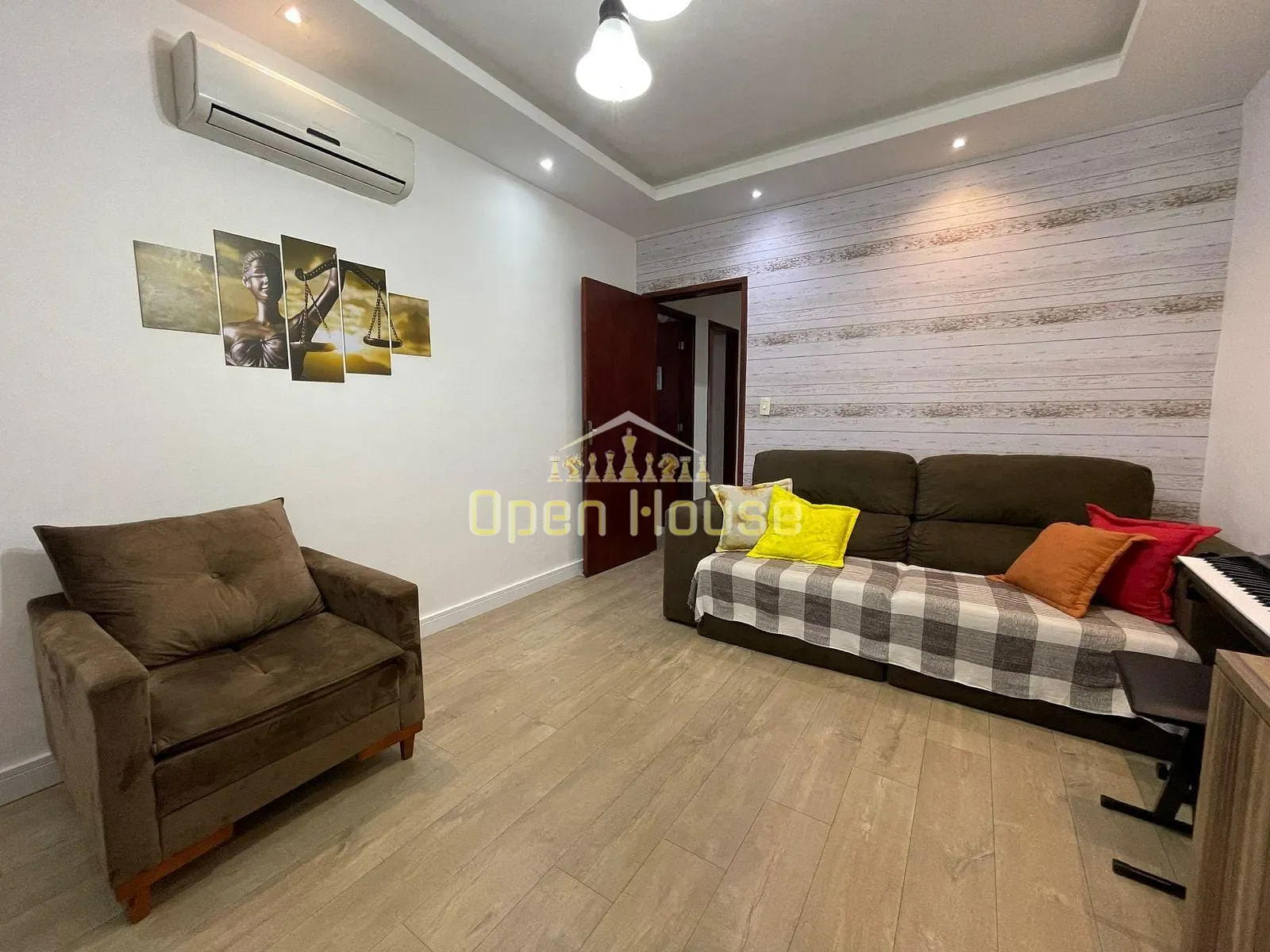 Casa, 3 quartos, 220 m² - Foto 1