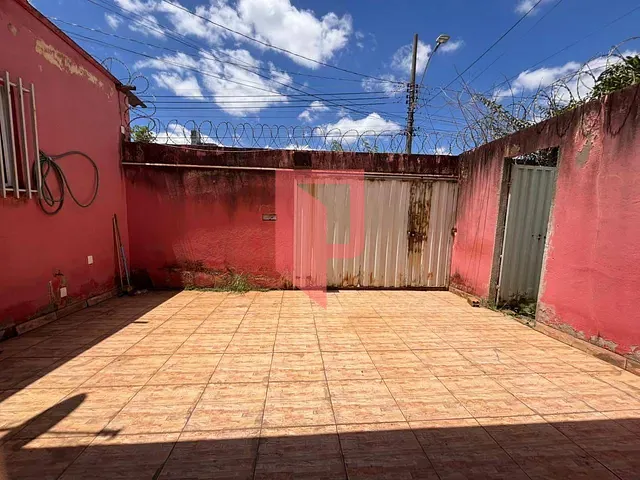 Casa com 220m² 3 quartos e 1 banheiro, à venda, no bairro Dom Cabral em Belo Horizonte