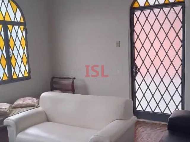Casa 4 quartos e 3 banheiros, à venda, no bairro Centro em Passos