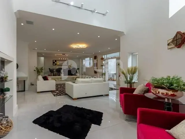 Casa com 500m² 4 quartos e 6 banheiros, à venda, no bairro Alphaville em Santana de Parnaíba