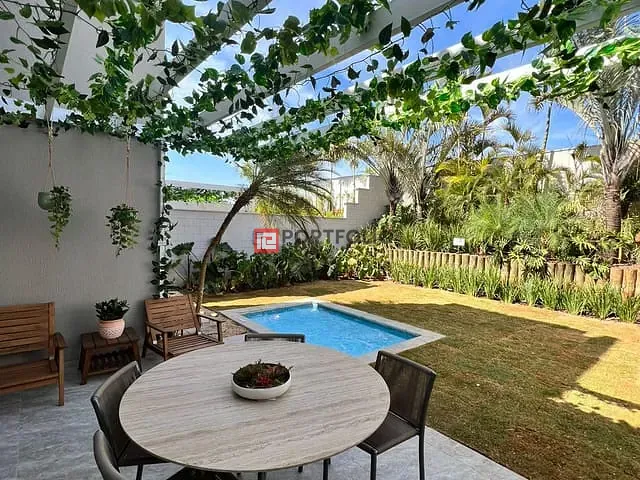 Casa 3 quartos e 4 banheiros, à venda, no bairro Jardins Cannes em Aparecida de Goiânia