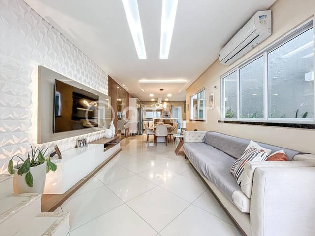Casa com 304m² 3 quartos e 5 banheiros, à venda, no bairro Parque Dois Irmãos em Fortaleza