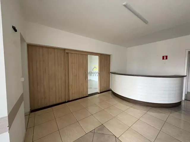 Casa com 890m² 3 quartos e 1 banheiro, à venda ou para alugar, no bairro Centro em Guarapuava
