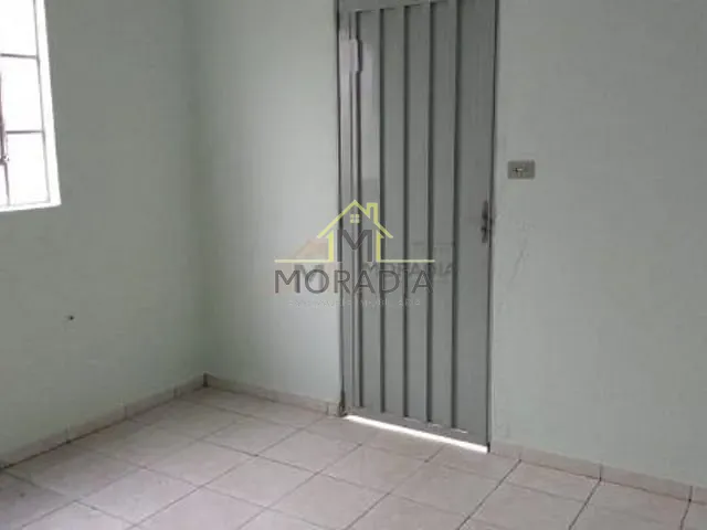 Casa com 100m² 1 quarto e 1 banheiro, para alugar, no bairro Centro em Guaxupé