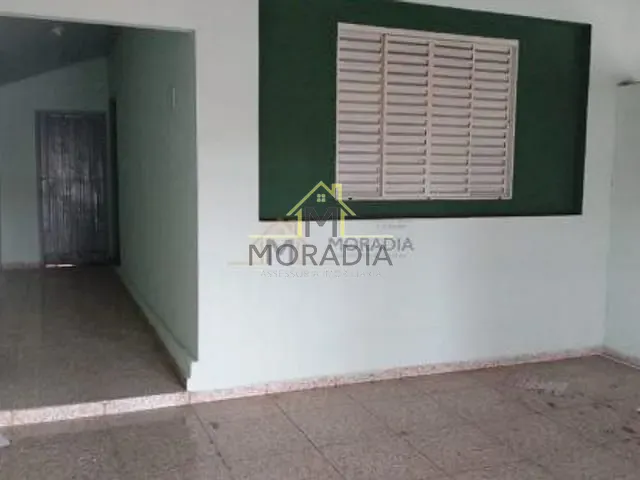 Casa com 100m² 1 quarto e 1 banheiro, para alugar, no bairro Centro em Guaxupé