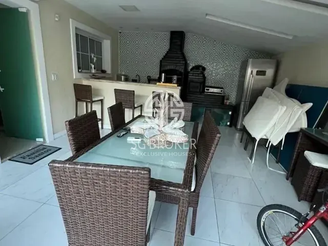 Casa com 260m² 4 quartos e 5 banheiros, à venda ou para alugar, no bairro Recreio dos Bandeirantes em Rio de Janeiro