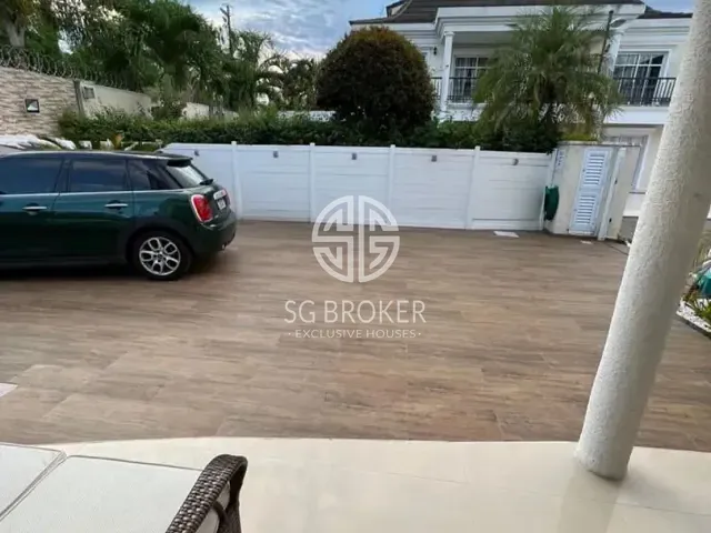 Casa com 260m² 4 quartos e 5 banheiros, à venda ou para alugar, no bairro Recreio dos Bandeirantes em Rio de Janeiro