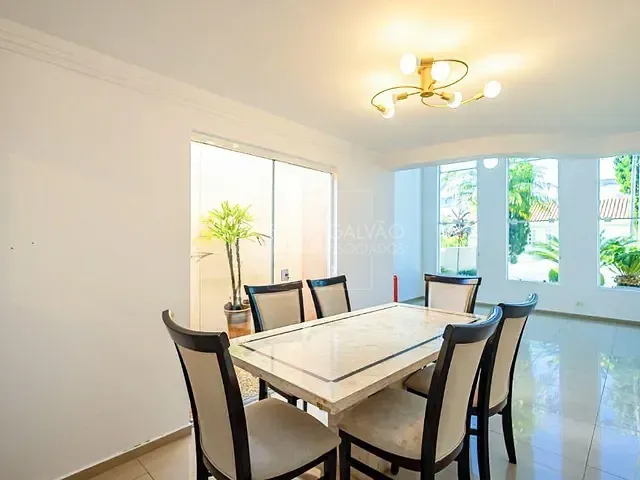 Casa com 200m² 5 quartos e 4 banheiros, à venda, no bairro São Braz em Curitiba