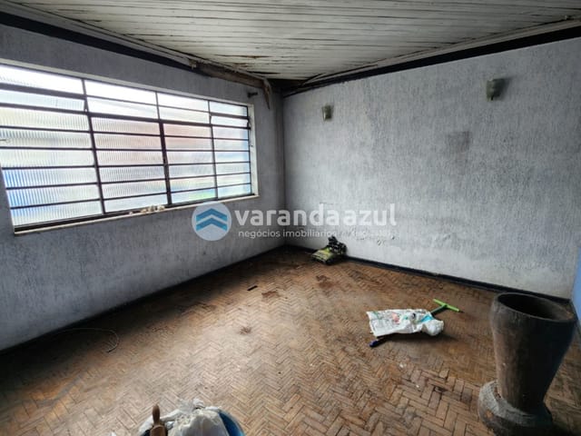 Casa 2 quartos e 1 banheiro, à venda ou para alugar, no bairro Centro em Mogi das Cruzes