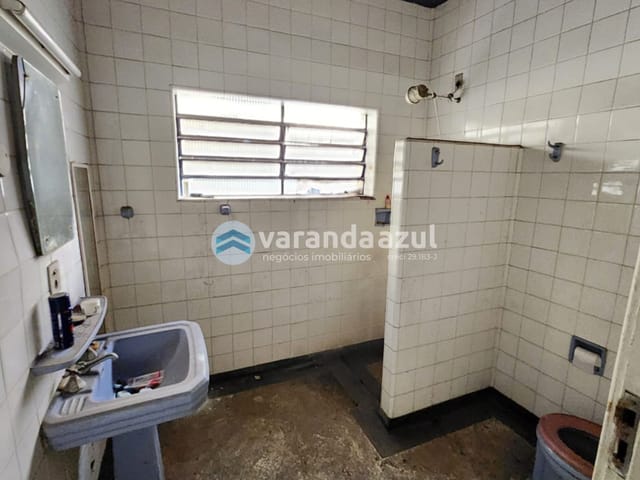 Casa 2 quartos e 1 banheiro, à venda ou para alugar, no bairro Centro em Mogi das Cruzes