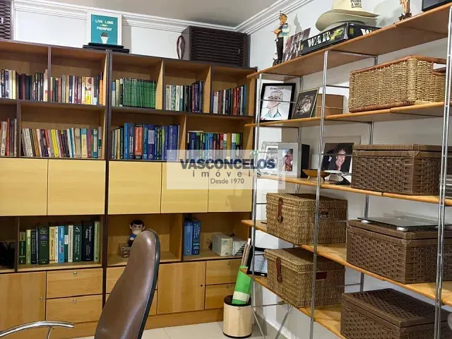 Casa com 360m² 6 quartos e 3 banheiros, à venda, no bairro Jardim das Colinas em São José dos Campos