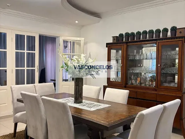 Casa com 360m² 6 quartos e 3 banheiros, à venda, no bairro Jardim das Colinas em São José dos Campos