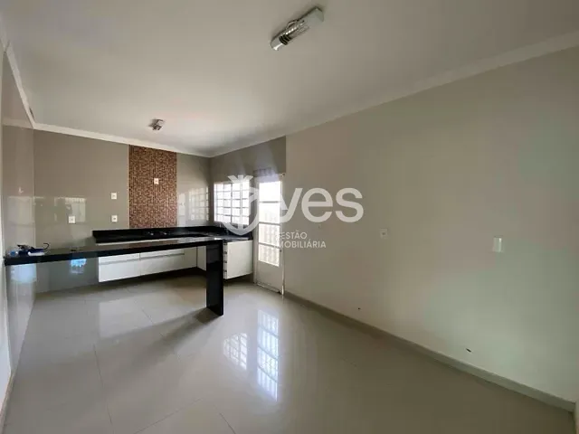 Casa com 360m² 3 quartos e 2 banheiros, à venda, no bairro Veredas da Cidade em Araxá
