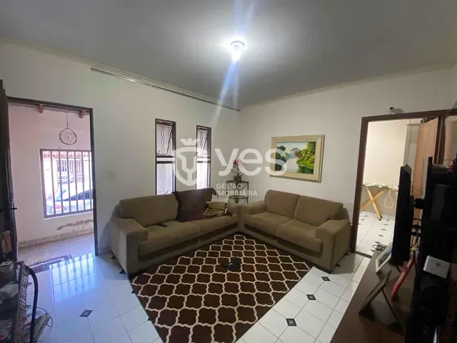 Casa com 360m² 3 quartos e 2 banheiros, à venda, no bairro Veredas da Cidade em Araxá