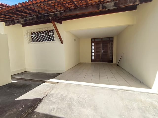 Casa 3 quartos e 3 banheiros, para alugar, no bairro Inácio Barbosa em Aracaju