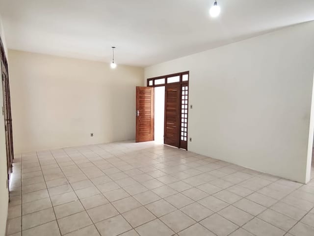Casa 3 quartos e 3 banheiros, para alugar, no bairro Inácio Barbosa em Aracaju