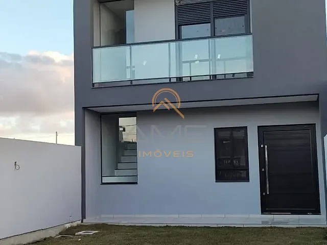 Casa 3 quartos e 3 banheiros, à venda, no bairro Três Vendas em Pelotas