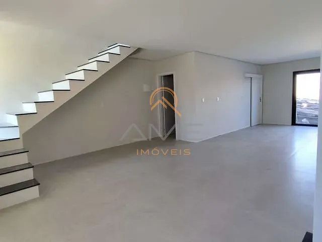 Casa 3 quartos e 3 banheiros, à venda, no bairro Três Vendas em Pelotas