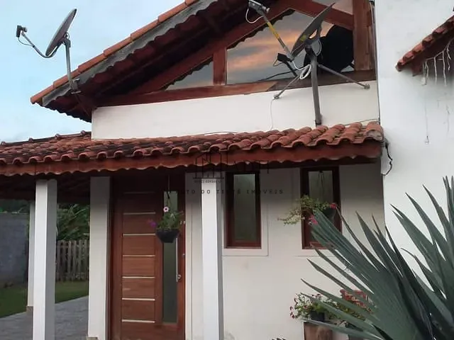 Casa 3 quartos e 2 banheiros, à venda, no bairro de grama em Salesópolis