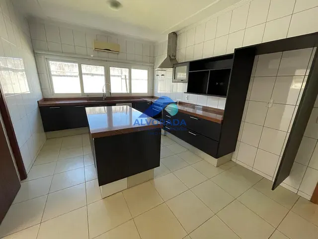 Casa com 1600m² 4 quartos e 2 banheiros, à venda, no bairro Mirante do Vale em Jacareí