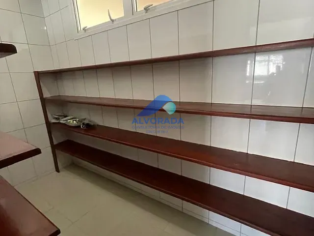 Casa com 1600m² 4 quartos e 2 banheiros, à venda, no bairro Mirante do Vale em Jacareí