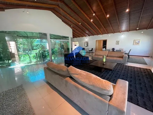 Casa com 1600m² 4 quartos e 2 banheiros, à venda, no bairro Mirante do Vale em Jacareí
