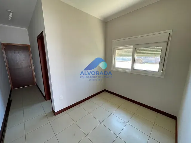 Casa com 1600m² 4 quartos e 2 banheiros, à venda, no bairro Mirante do Vale em Jacareí