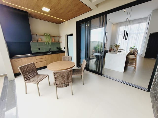 Casa com 300m² 3 quartos e 5 banheiros, à venda, no bairro Residencial Monte Verde em Indaiatuba