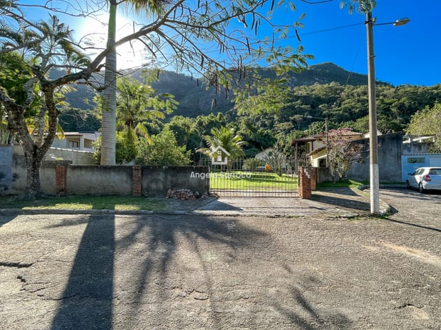 Casa com 480m² 2 quartos e 3 banheiros, à venda, no bairro Recanto de Itaipuaçu (Itaipuaçu) em Maricá