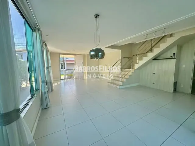 Casa com 348m² 4 quartos e 5 banheiros, à venda, no bairro Zona de Expansão (Aruana) em Aracaju