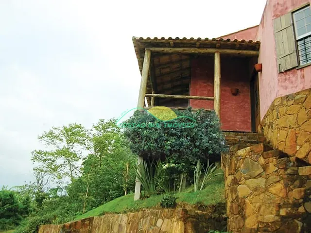 Casa com 365m² 2 quartos e 2 banheiros, à venda, no bairro Morro das Pedras em Florianópolis