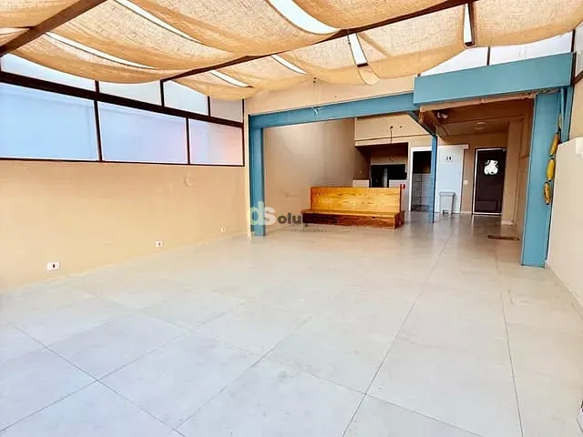 Casa à venda ou para alugar, no bairro Vila Nova Conceição em São Paulo