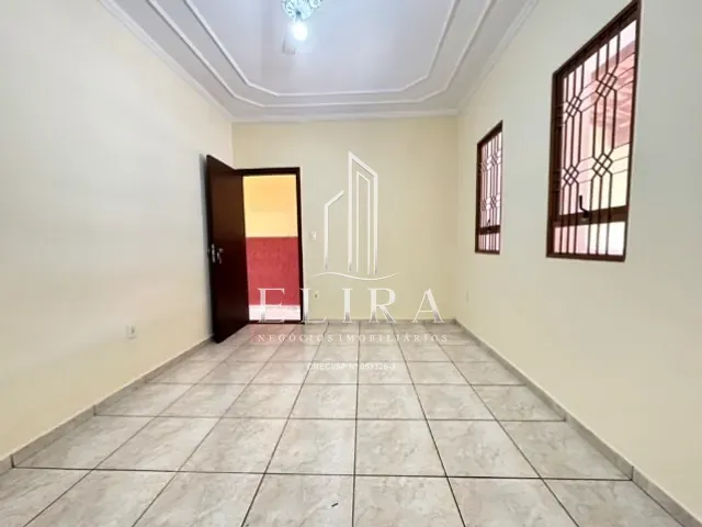 Casa 2 quartos e 3 banheiros, à venda, no bairro Parque das Nações em Americana