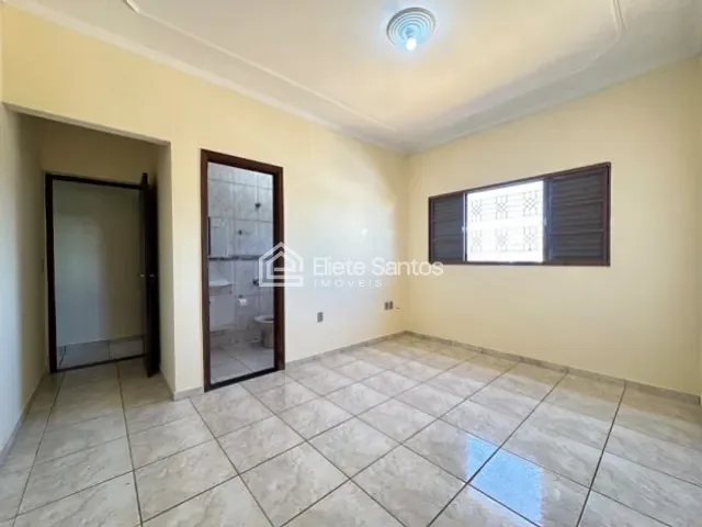 Casa 2 quartos e 3 banheiros, à venda, no bairro Parque das Nações em Americana
