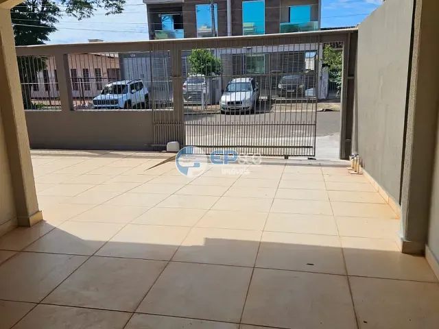 Casa 3 quartos e 3 banheiros, para alugar, no bairro Bandeirantes em Londrina