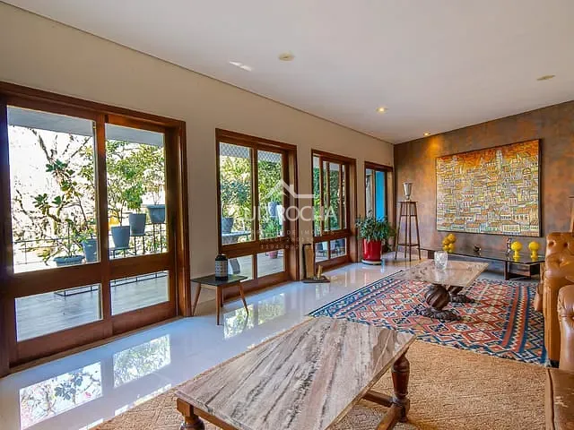 Casa com 360m² 4 quartos e 5 banheiros, à venda, no bairro São Paulo II em Cotia