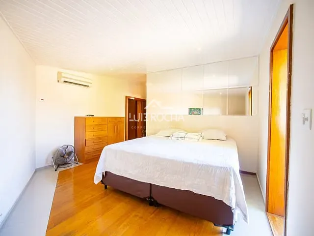 Casa com 360m² 4 quartos e 5 banheiros, à venda, no bairro São Paulo II em Cotia