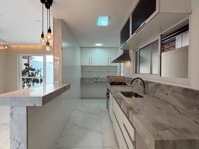 Casa 3 quartos e 3 banheiros, à venda, no bairro Morada de Laranjeiras em Serra