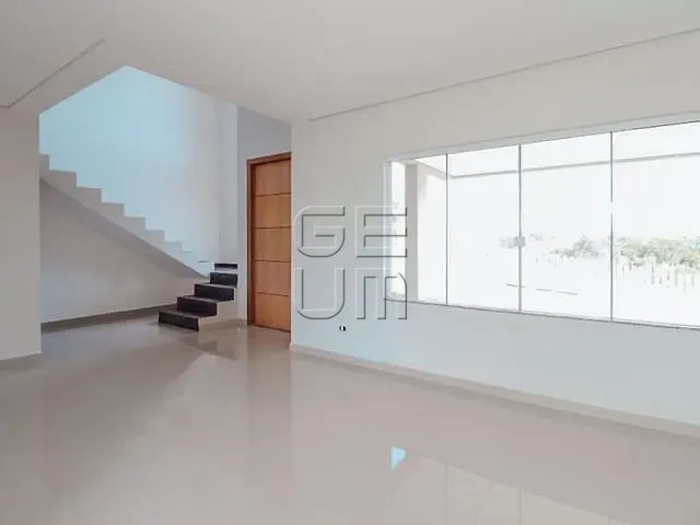 Casa com 218m² 3 quartos e 2 banheiros, à venda, no bairro Olímpico em Londrina
