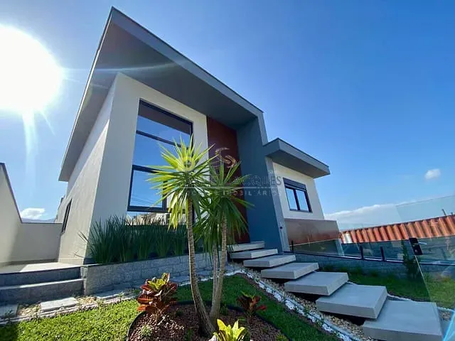 Casa com 360m² 3 quartos e 4 banheiros, à venda, no bairro Pedra Branca em Palhoça