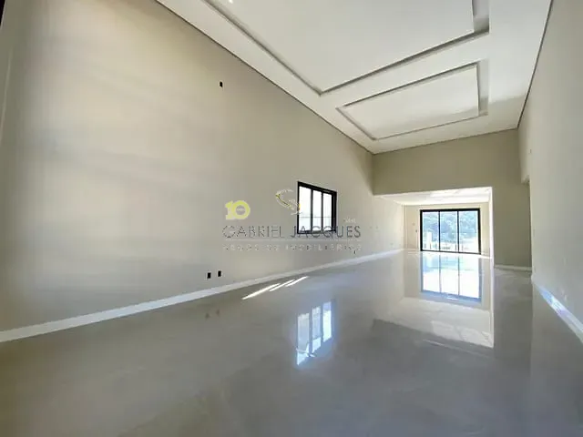 Casa com 360m² 3 quartos e 4 banheiros, à venda, no bairro Pedra Branca em Palhoça