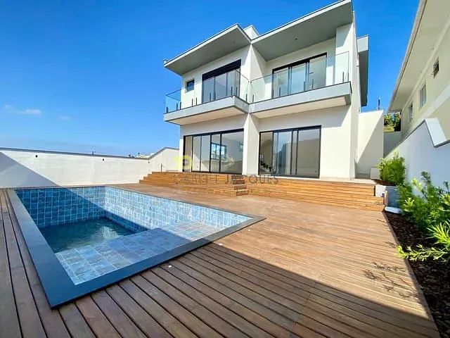 Casa com 360m² 3 quartos e 4 banheiros, à venda, no bairro Pedra Branca em Palhoça
