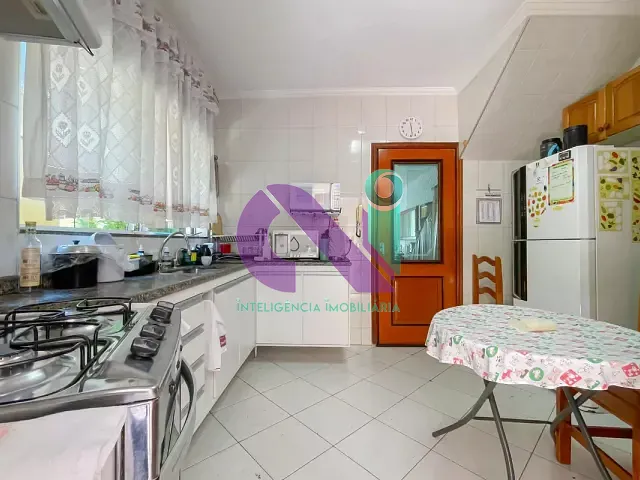 Sobrado com 184m² 4 quartos e 5 banheiros, à venda, no bairro Bela Vista em Osasco