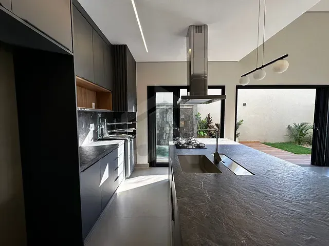 Casa 3 quartos e 5 banheiros, à venda, no bairro Vila do Golf em Ribeirão Preto