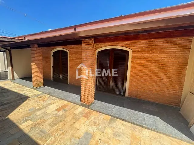 Casa com 360m² 4 quartos e 2 banheiros, à venda, no bairro Jardim Alvorada em Mococa