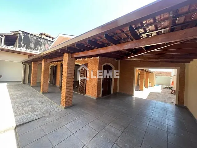 Casa com 360m² 4 quartos e 2 banheiros, à venda, no bairro Jardim Alvorada em Mococa